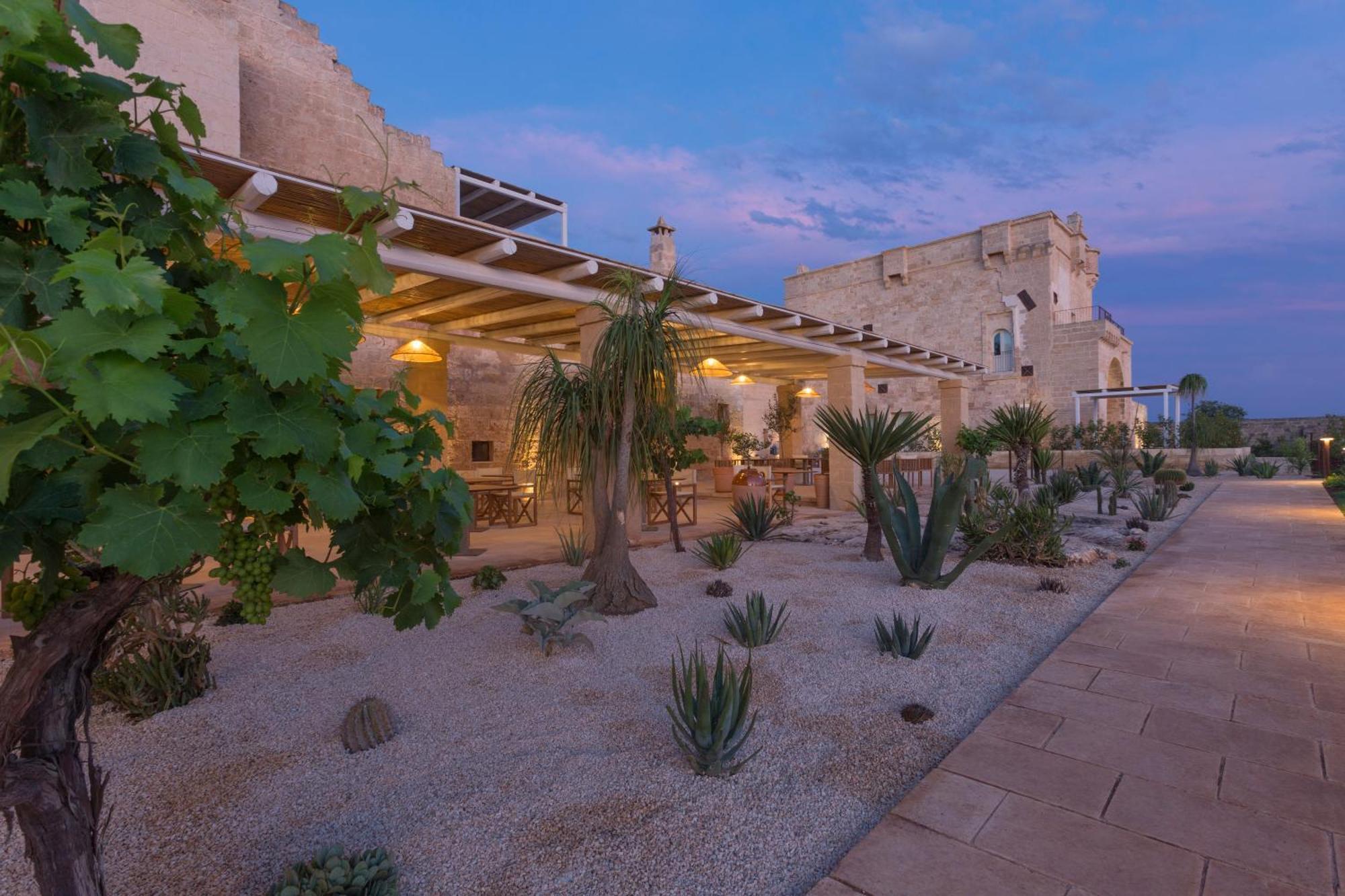 Masseria Donna Menga - The Leading Hotels Of The World Torre Lapillo Esterno foto