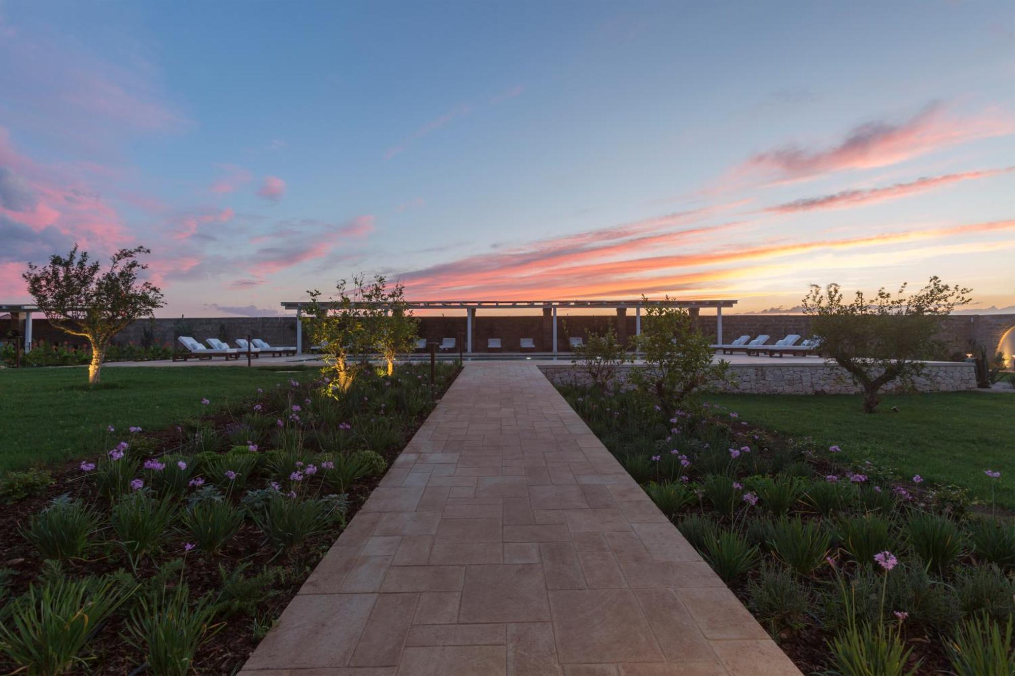 Masseria Donna Menga - The Leading Hotels Of The World Torre Lapillo Esterno foto
